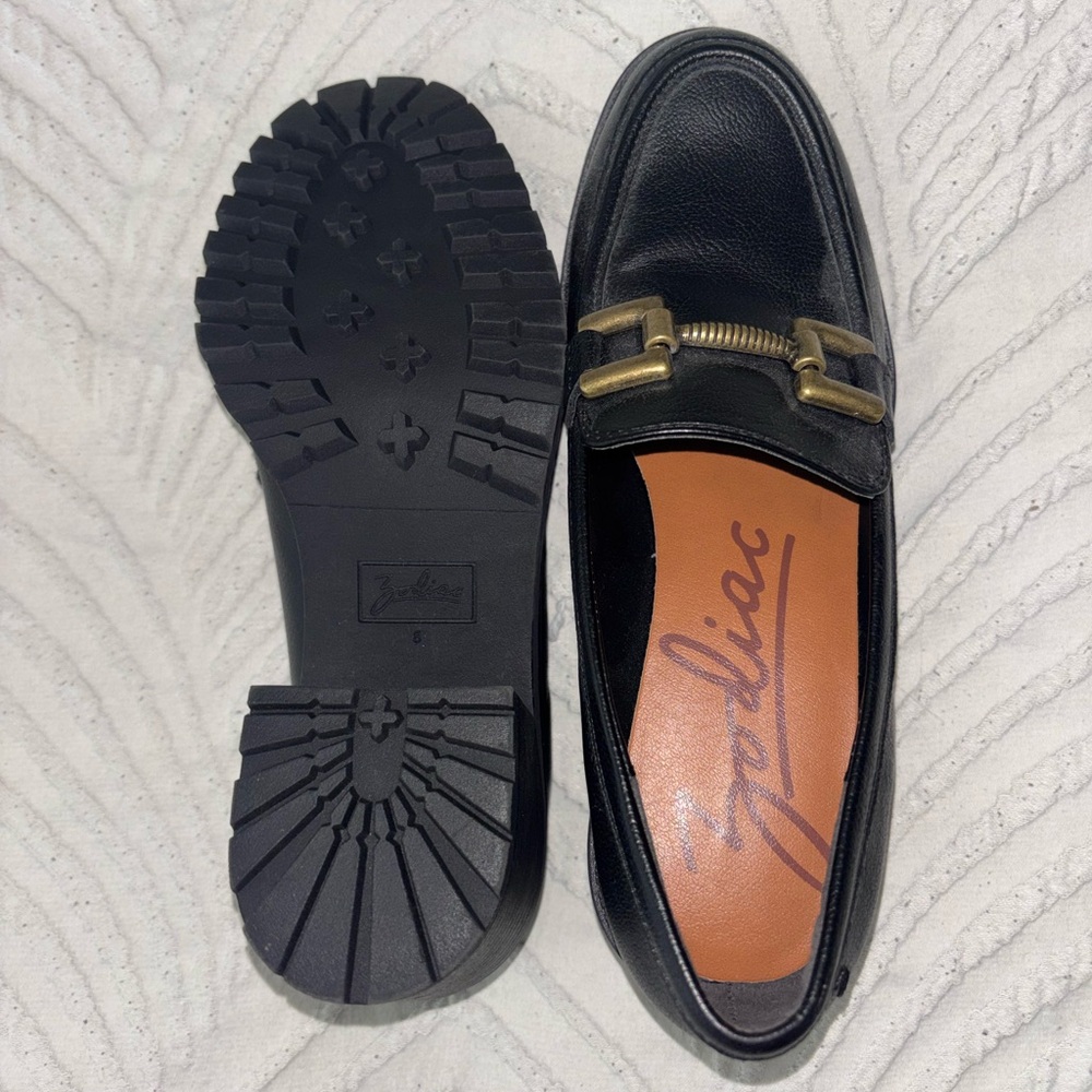 Clarks Black Leather Block Heel Loafers with Gold Accent - Picture 6 of 6